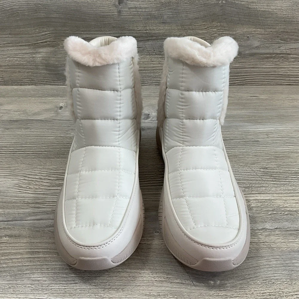 Spyder Women's Lumi Waterproof Primaloft Insulated Boots White Size 8 M NEW
